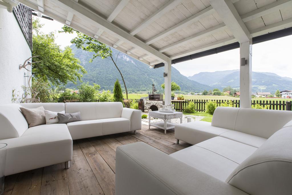 Forest Chalet, 15 Min To Salzburg Olt Town, And Most Beautiful Lakes, Secluded Location, 1,000 Sqm Garden, Mountainview, Panorama Sauna, Bath Whirlpool, Bbq&Bikes&Sunbeds For Free, Up To 10 P Golling an der Salzach Bilik gambar