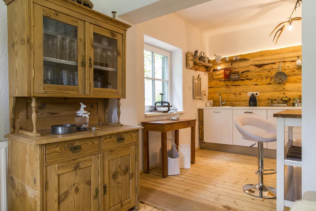 Forest Chalet, 15 Min To Salzburg Olt Town, And Most Beautiful Lakes, Secluded Location, 1,000 Sqm Garden, Mountainview, Panorama Sauna, Bath Whirlpool, Bbq&Bikes&Sunbeds For Free, Up To 10 P Golling an der Salzach Bilik gambar